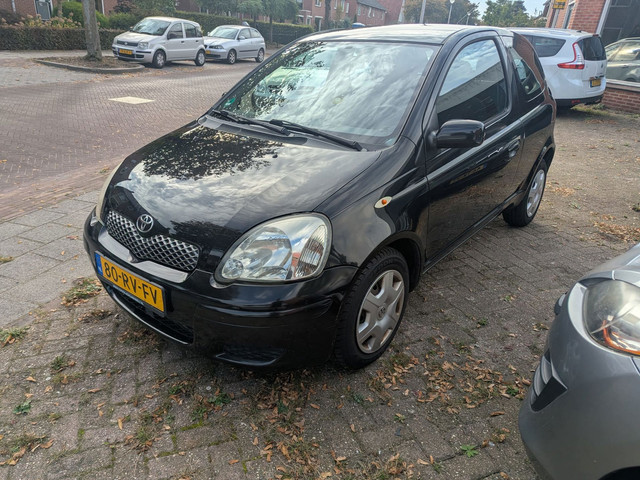Foto 6 van Toyota Yaris 1.3 VVT-i Sol