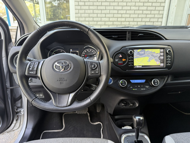 Foto 2 van Toyota Yaris 1.5 Hybrid Dynamic (bj 2020, automaat)