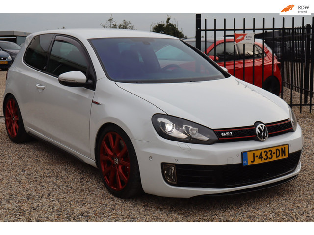 Foto 10 van Volkswagen Golf 2.0 GTI ADIDAS EDITION GETUNED JD ENGENEERING