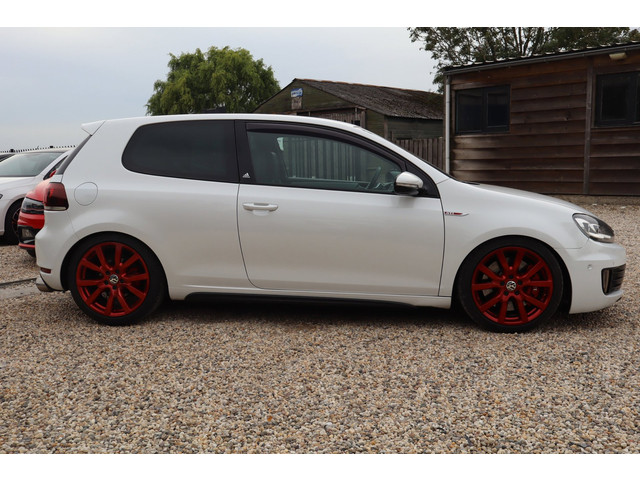 Foto 9 van Volkswagen Golf 2.0 GTI ADIDAS EDITION GETUNED JD ENGENEERING