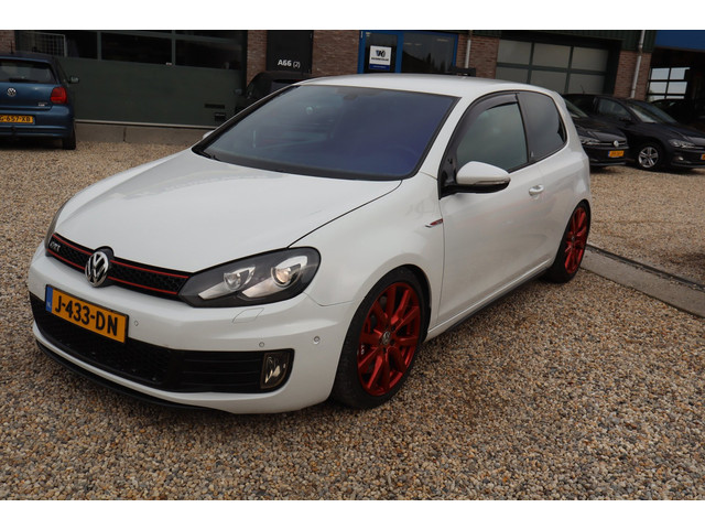 Foto 6 van Volkswagen Golf 2.0 GTI ADIDAS EDITION GETUNED JD ENGENEERING