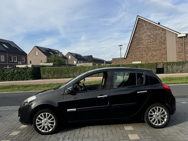 Foto 6 van Renault Clio 1.2 TCe Dynam Keyl Clima BT Navi Cruise