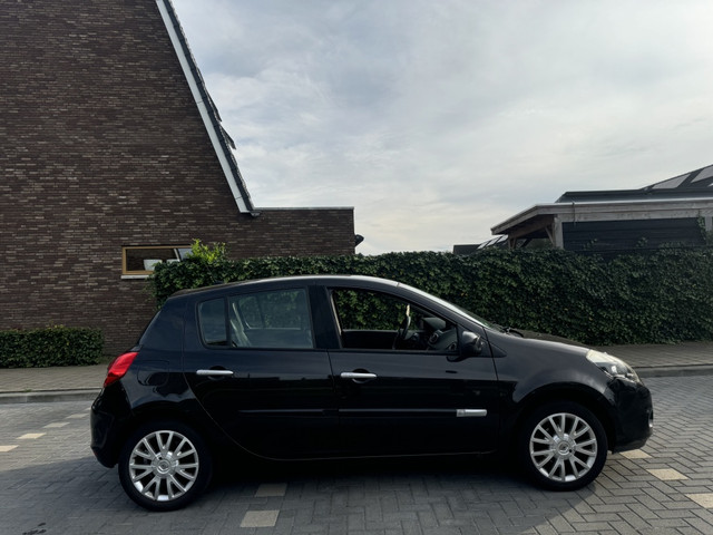 Foto 7 van Renault Clio 1.2 TCe Dynam Keyl Clima BT Navi Cruise