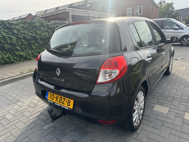 Foto 9 van Renault Clio 1.2 TCe Dynam Keyl Clima BT Navi Cruise