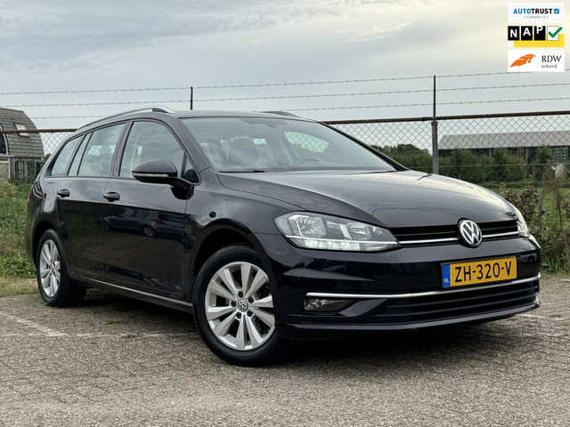 Foto 2 van Volkswagen Golf Variant 1.0 TSI Navi Massage Camera Trekhaak