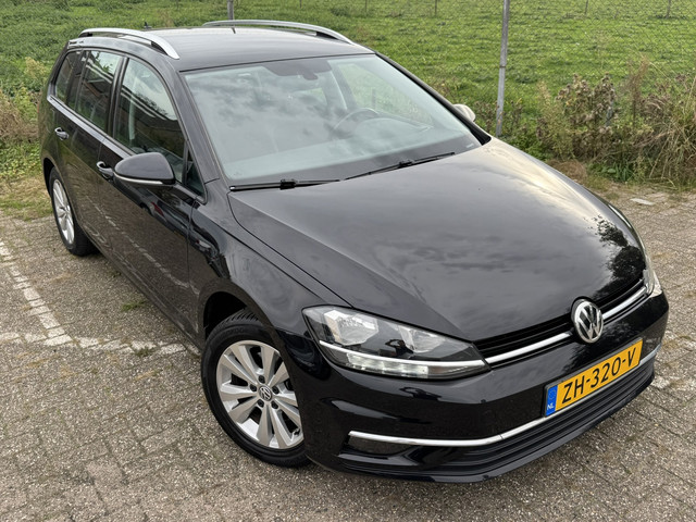 Foto 3 van Volkswagen Golf Variant 1.0 TSI Navi Massage Camera Trekhaak