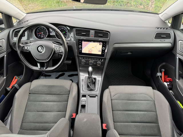 Foto 8 van Volkswagen Golf Variant 1.0 TSI Navi Massage Camera Trekhaak