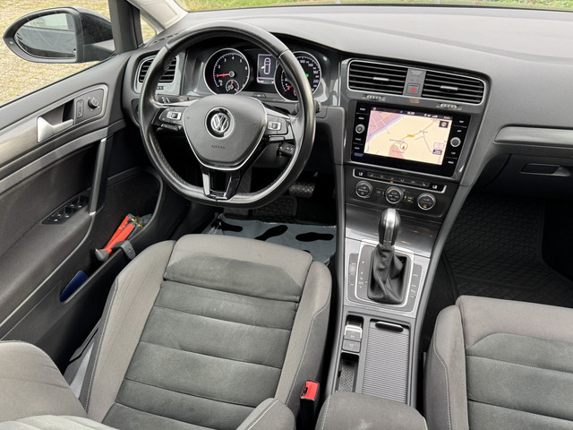 Foto 9 van Volkswagen Golf Variant 1.0 TSI Navi Massage Camera Trekhaak