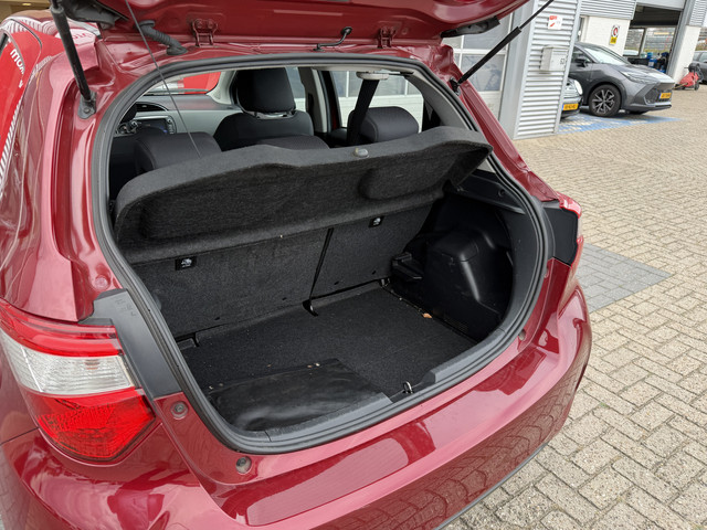 Foto 10 van Toyota Yaris 1.5 VVT-i Aspiration (bj 2017)