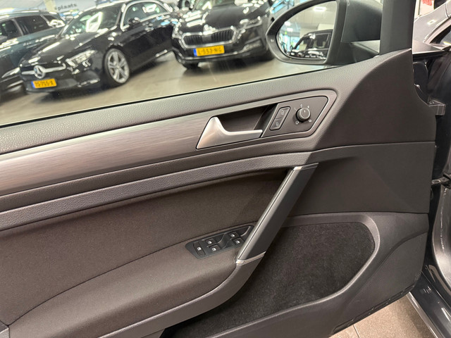 Foto 2 van Volkswagen Golf Variant 1.4 TSI Comfortline Business * Navigatie / Parkeersensoren / Cruise control