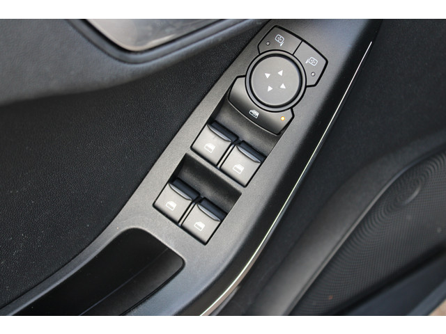 Foto 7 van Ford Fiesta 1.0 EcoBoost Hybrid Titanium (bj 2022)