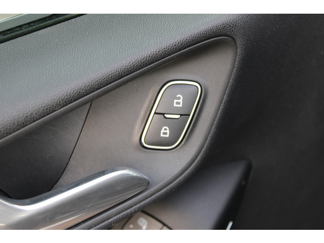 Foto 6 van Ford Fiesta 1.0 EcoBoost Hybrid Titanium (bj 2022)