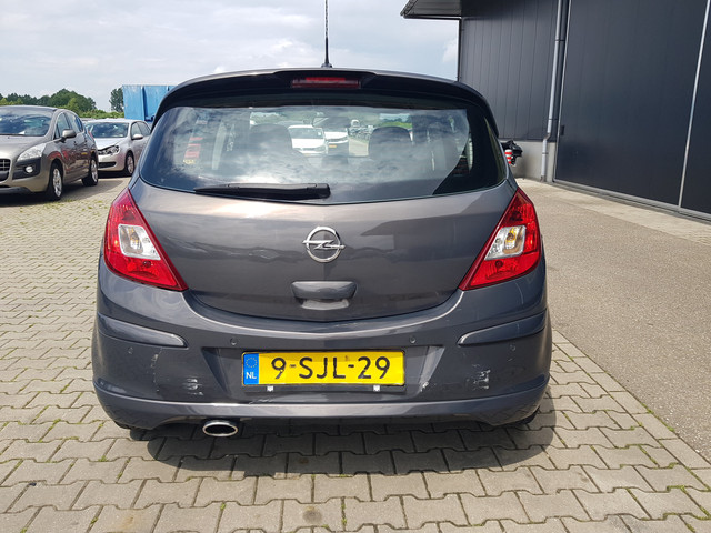 Foto 5 van Opel Corsa 1.4 Turbo Cosmo OPC-Performance (bj 2013)