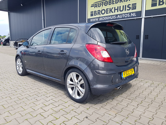 Foto 7 van Opel Corsa 1.4 Turbo Cosmo OPC-Performance (bj 2013)