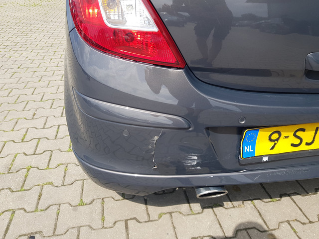 Foto 9 van Opel Corsa 1.4 Turbo Cosmo OPC-Performance (bj 2013)