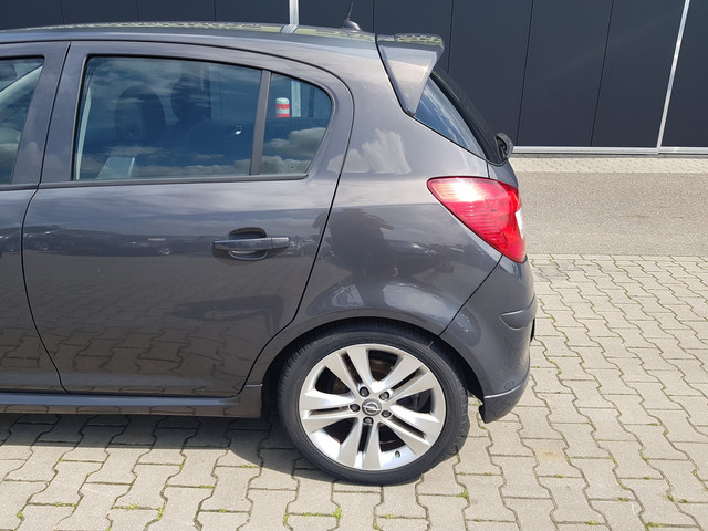 Foto 10 van Opel Corsa 1.4 Turbo Cosmo OPC-Performance (bj 2013)