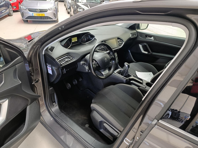 Foto 10 van Peugeot 308 SW 1.2 PureTech Style AIRCO | AUDIO | LMV | CV OP AFSTAND | NAVI | CRUISE CONTROL | PDC