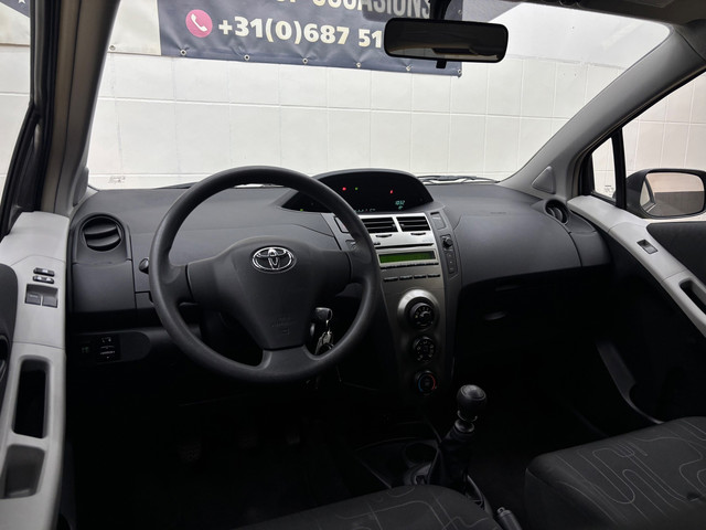 Foto 10 van Toyota Yaris 1.3 VVTi Comfort/ DEALER ONDERHOUD/2DE EIGNAAR/