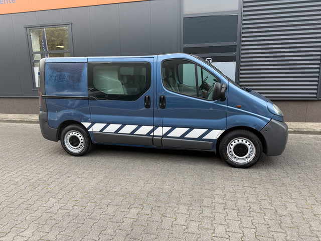 Foto 10 van Opel Vivaro 1.9 DTI L1H1 DC airco en nieuwe apk