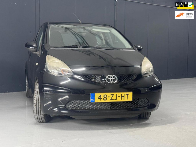 Foto 10 van Toyota Aygo 1.0 | NAP | Airco | Elektrische ramen | Centrale deurvergrendeling | Onderhoudshistorie