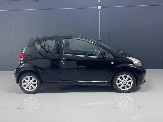 Foto 9 van Toyota Aygo 1.0 | NAP | Airco | Elektrische ramen | Centrale deurvergrendeling | Onderhoudshistorie