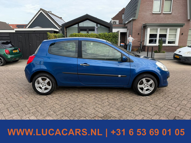 Foto 6 van Renault Clio 1.2-16V Collection AIRCO CRUISE ISOFIX NIEUWE APK!