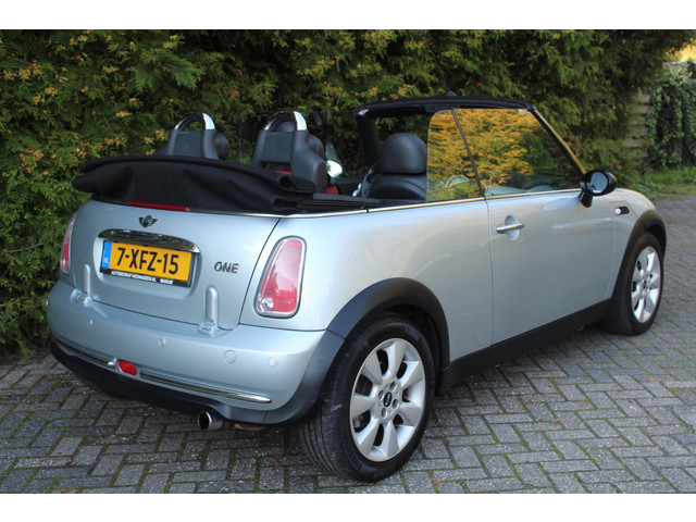 Foto 2 van Mini Cabrio 1.6 One Pepper 90PK | Airco | Stoelverwarming | LMV