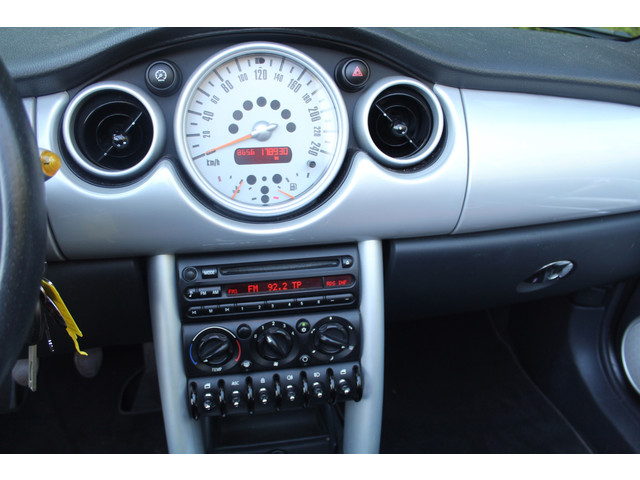 Foto 4 van Mini Cabrio 1.6 One Pepper 90PK | Airco | Stoelverwarming | LMV
