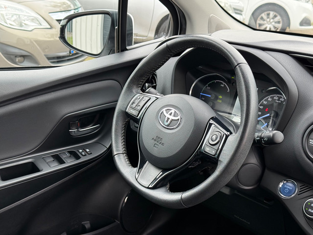 Foto 5 van Toyota Yaris 1.5 Hybrid Aspiration NAVI / CRUISE / PDC