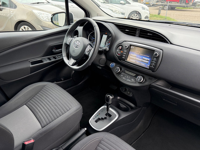 Foto 4 van Toyota Yaris 1.5 Hybrid Aspiration NAVI / CRUISE / PDC
