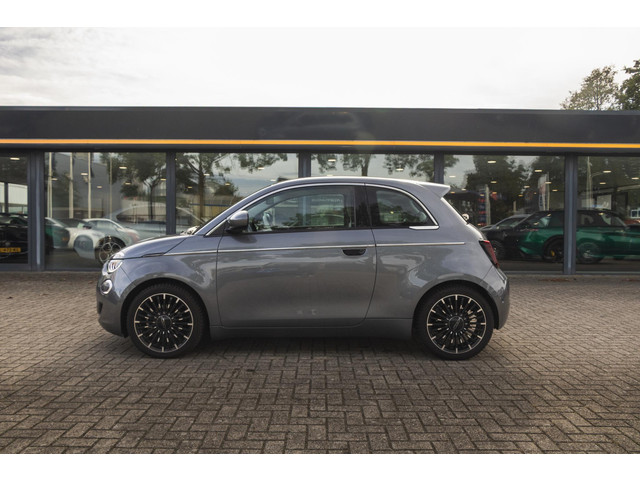 Foto 4 van Fiat 500 La Prima 42 kWh by Bocelli All Season | Stoelverwarming | JBL | CarPlay