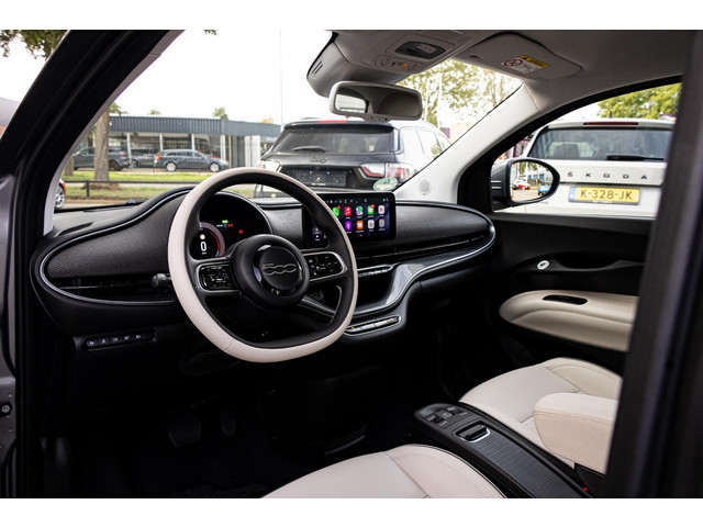 Foto 10 van Fiat 500 La Prima 42 kWh by Bocelli All Season | Stoelverwarming | JBL | CarPlay