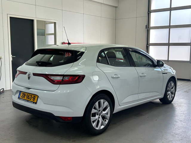 Foto 7 van Renault Mégane 1.3 TCe Limited 5deurs | Airco | Elek. Pakket | 93.000KM | LM velgen | Inruil mogelij