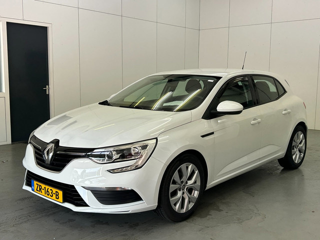 Foto 5 van Renault Mégane 1.3 TCe Limited 5deurs | Airco | Elek. Pakket | 93.000KM | LM velgen | Inruil mogelij