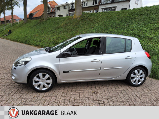 Foto 3 van Renault Clio 1.6 20th Anniversary AUTOMAAT