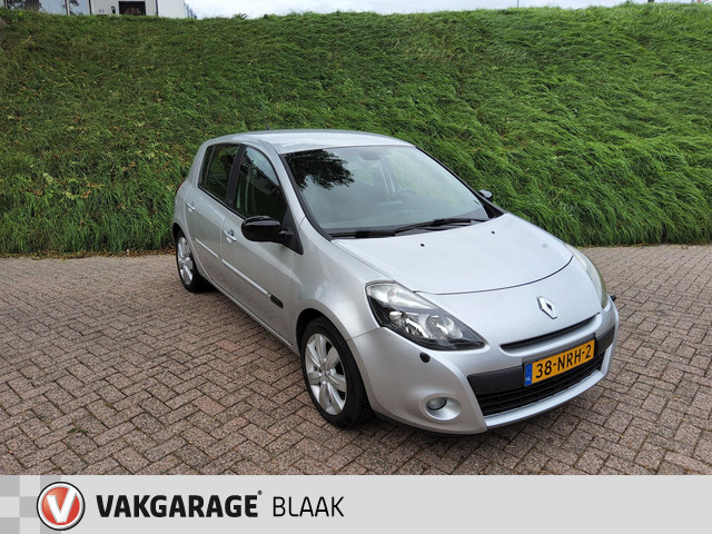 Foto 4 van Renault Clio 1.6 20th Anniversary AUTOMAAT