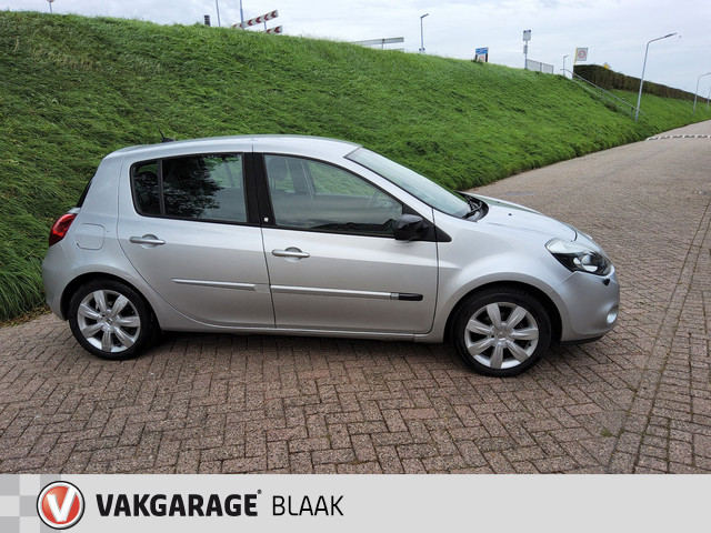 Foto 6 van Renault Clio 1.6 20th Anniversary AUTOMAAT