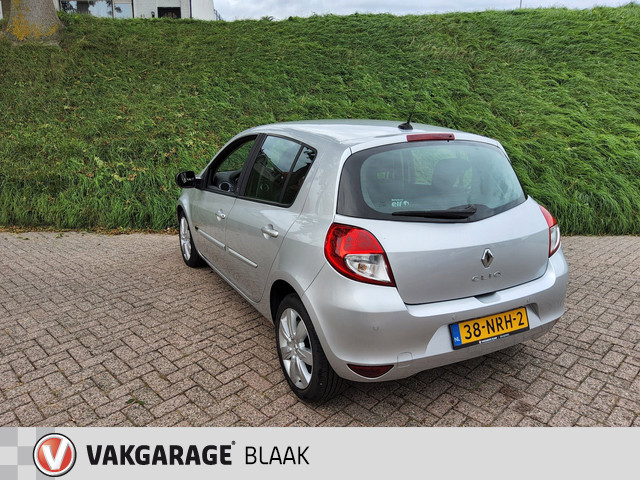 Foto 10 van Renault Clio 1.6 20th Anniversary AUTOMAAT