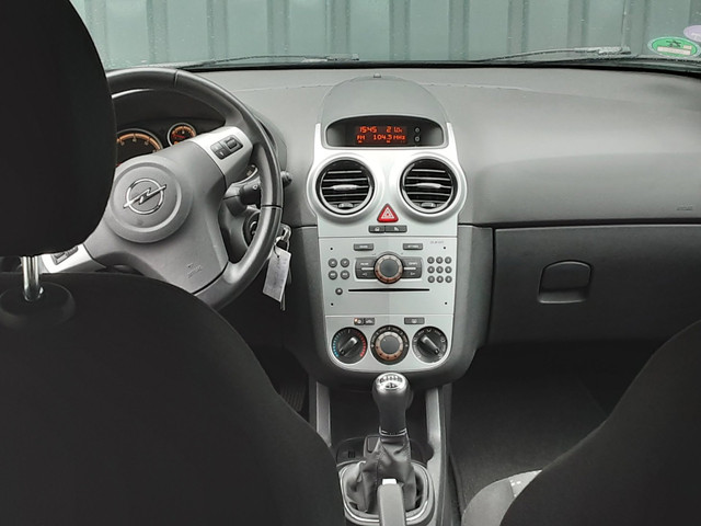 Foto 10 van Opel Corsa 1.2-16V Cosmo