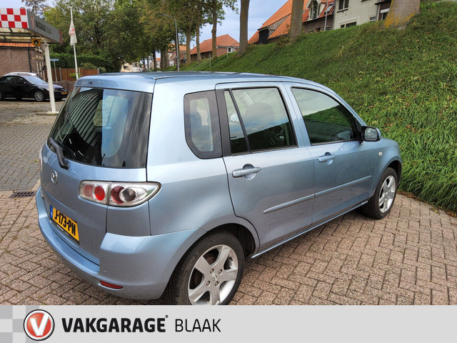 Foto 10 van Mazda 2 1.4 Touring + Airco