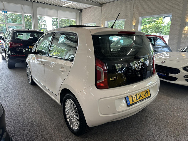 Foto 6 van Volkswagen Up! 1.0 75PK High up! BlueMotion Panorama|Fender|Airco|Cruise|Parkeersensor