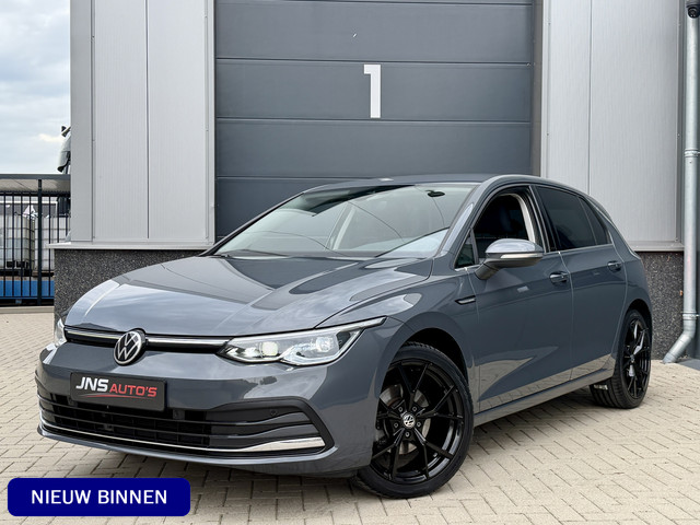 Foto 2 van Volkswagen Golf 1.5 TSI *R-Velgen* Delfingrau / Adapt. Cruise / IQ light / Apple Carplay / Stoelverw
