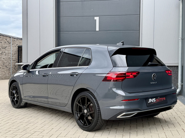 Foto 6 van Volkswagen Golf 1.5 TSI *R-Velgen* Delfingrau / Adapt. Cruise / IQ light / Apple Carplay / Stoelverw