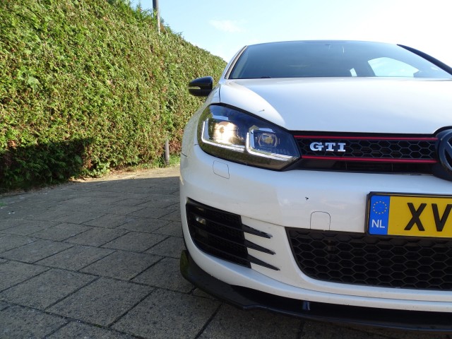 Foto 3 van VOLKSWAGEN GOLF 2.0 GTI EDITION - Panodak - Blth - Motor Monitor - LED