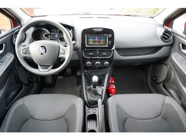 Foto 7 van Renault Clio 0.9 TCe Limited 90 pk | Airco | Bluetooth | Cruise control | Isofix bevestiging voor ki