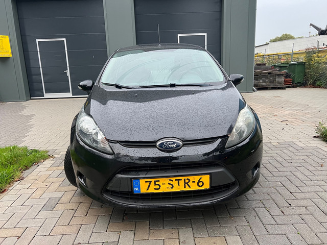 Foto 7 van Ford Fiesta 1.25 Limited Vol Jaar Apk
