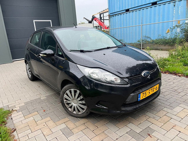 Foto 6 van Ford Fiesta 1.25 Limited Vol Jaar Apk