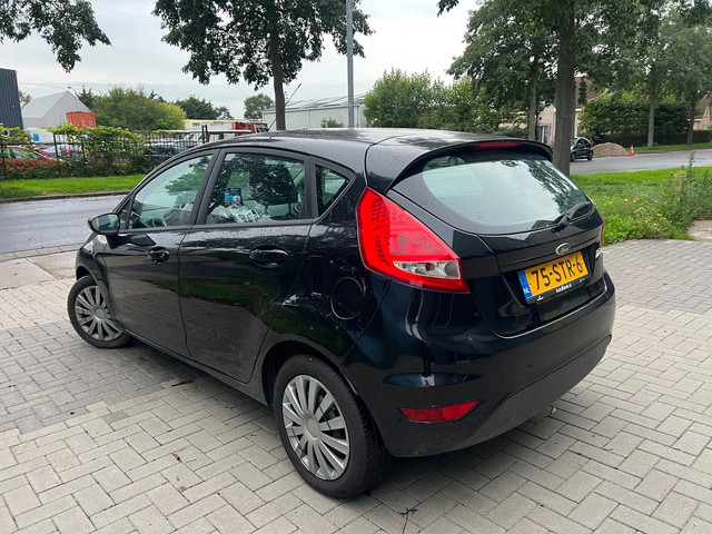 Foto 2 van Ford Fiesta 1.25 Limited Vol Jaar Apk