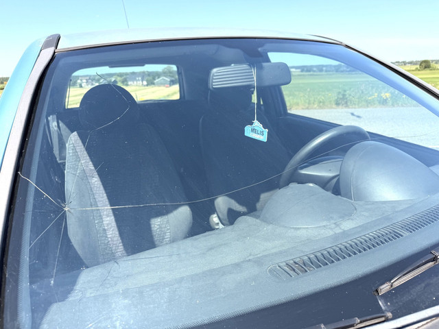 Foto 8 van Opel Corsa 1.0-12V Comfort LAGE KM's 156346 NAP auto is rijbaar geen APK voor onderdelen