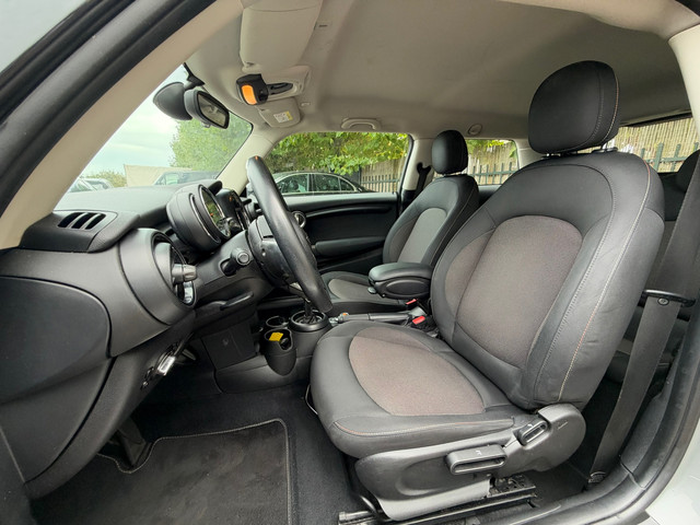 Foto 4 van MINI 3-Deurs 1.5 Cooper Automaat|Airco|Cruise|Navi|Nieuwe APK|